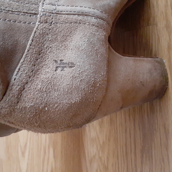 FRYE Mirabelle Short Suede Boots Size 7.5M - Picture 4 of 12